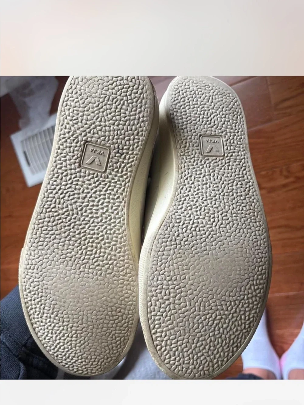 Vejas Women's Cream Low-Top Leather Sneakers
